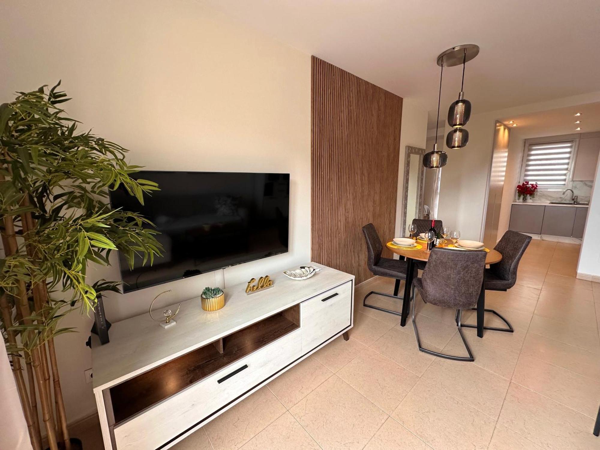 Sunshine Apartment With Sea Viev 아데제 외부 사진