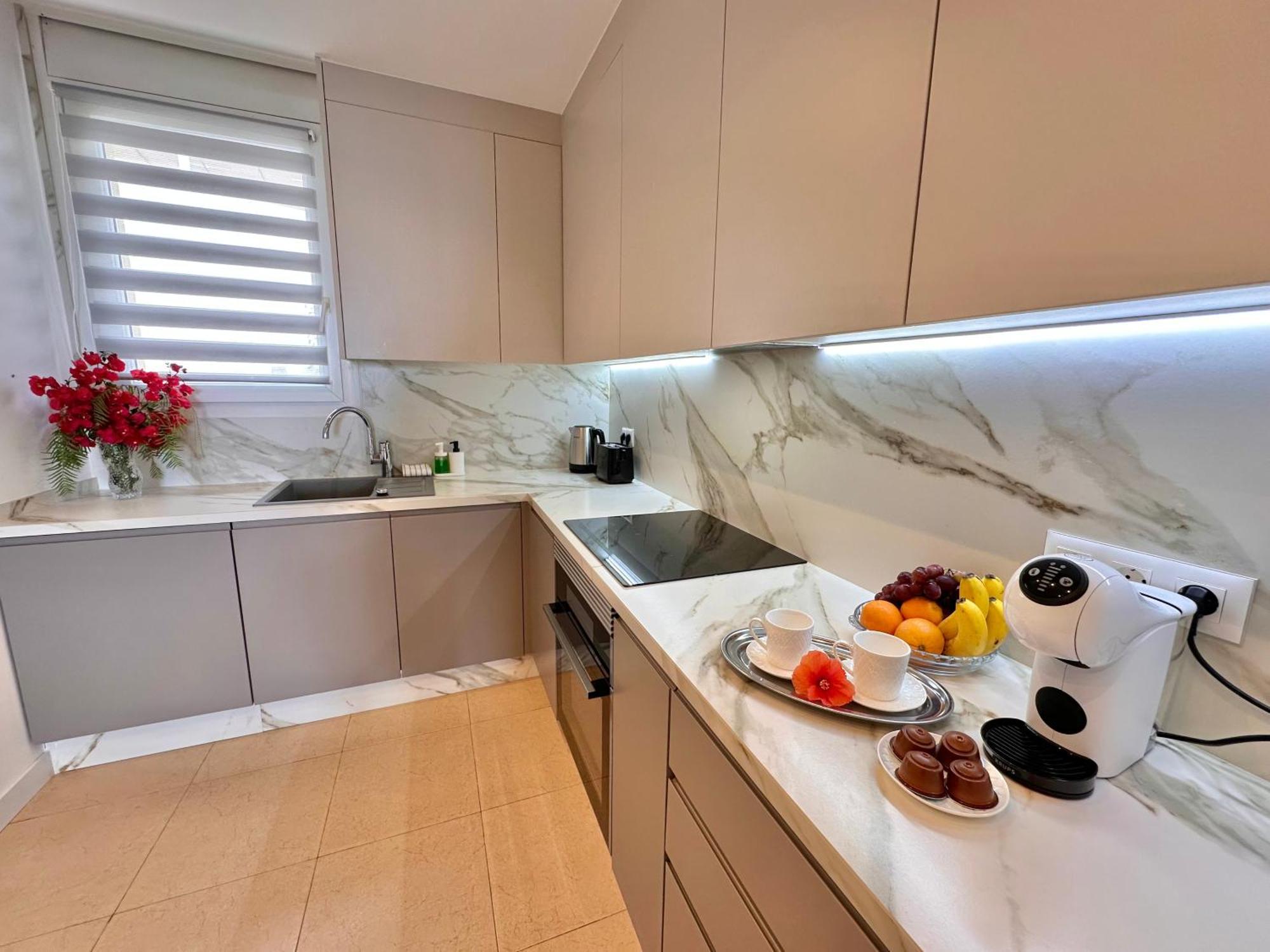 Sunshine Apartment With Sea Viev 아데제 외부 사진