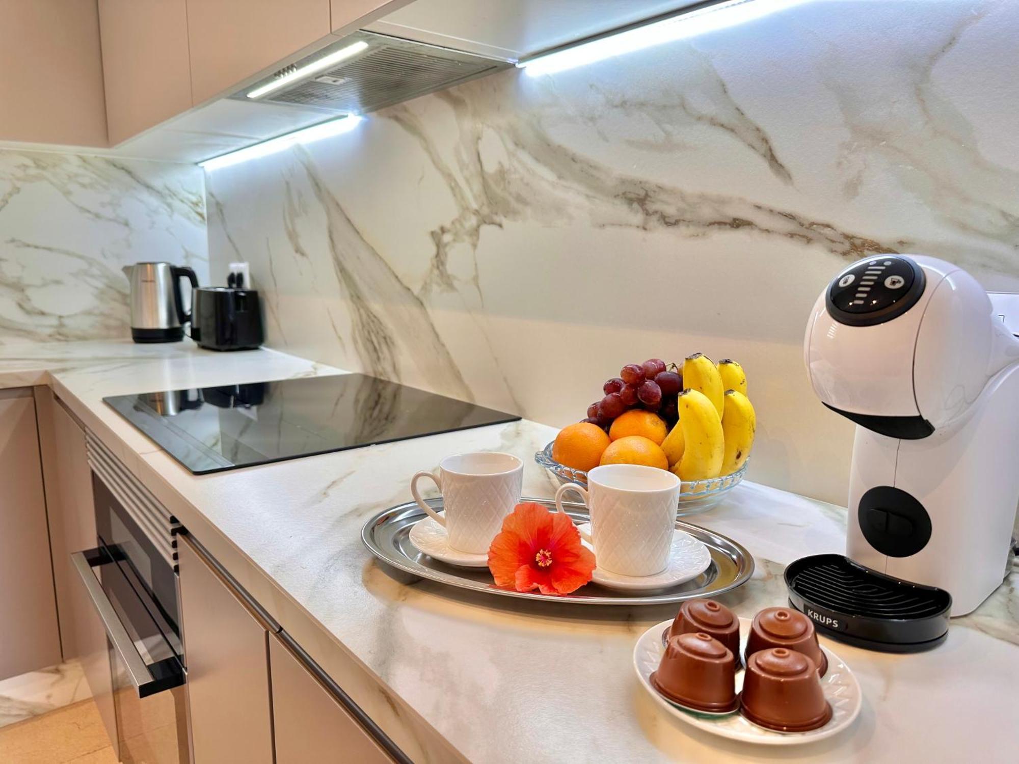 Sunshine Apartment With Sea Viev 아데제 외부 사진